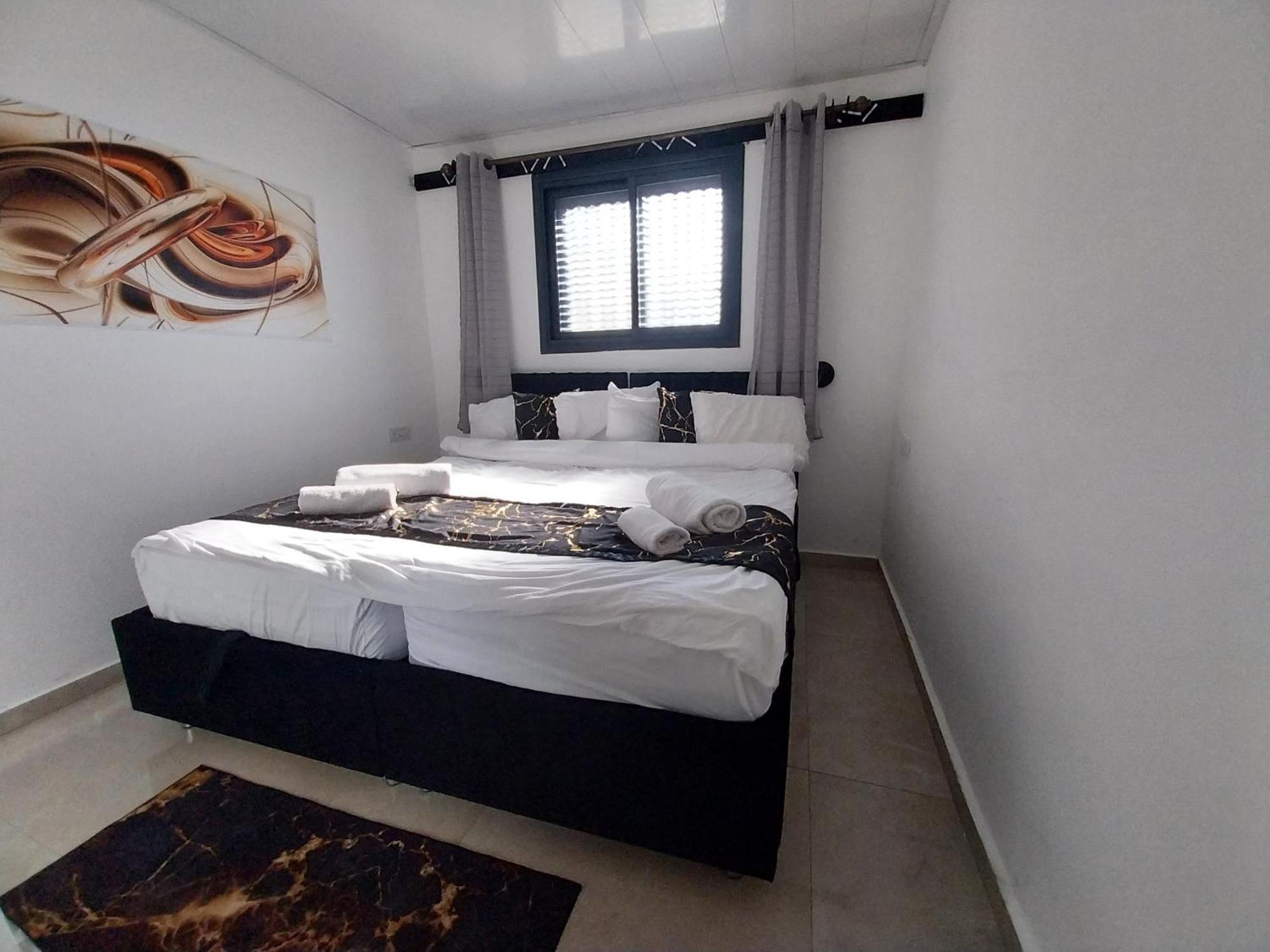 Apartmán שירת דבורה בבני ברק Giv'at Shemu'el Exteriér fotografie