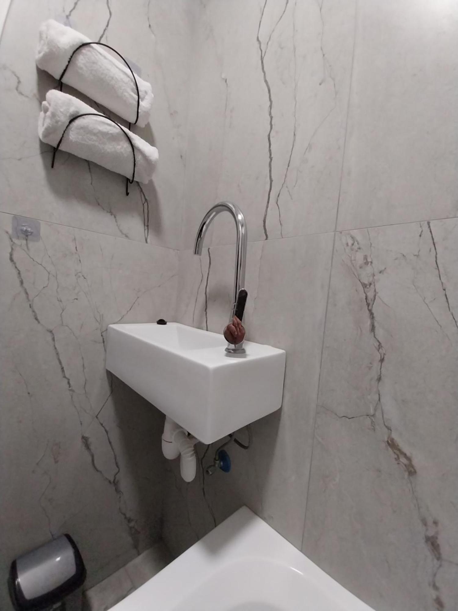 Apartmán שירת דבורה בבני ברק Giv'at Shemu'el Exteriér fotografie